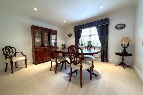 Dining Room 305