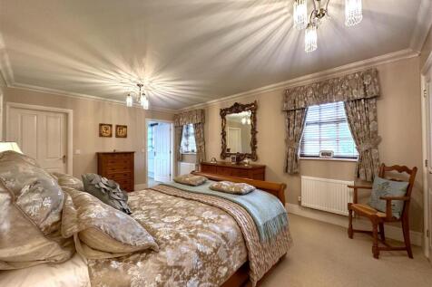 Bedroom One Into En-Suite 196
