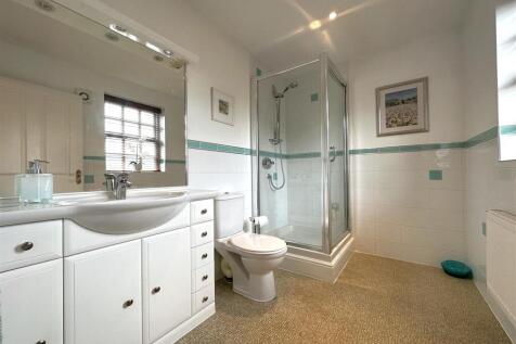 Master En-Suite 204