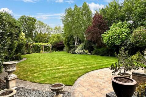 Magnificent Rear Garden 390
