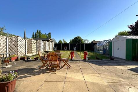 Large Rear Garden 545
