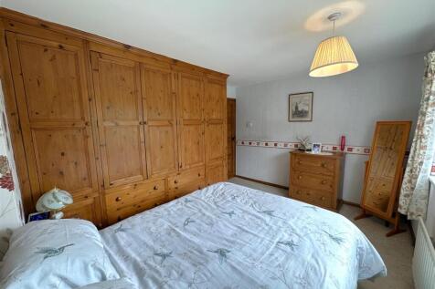 Bedroom One With Fitted Wardrobes 629