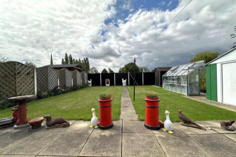 Well-Appointed Garden 610