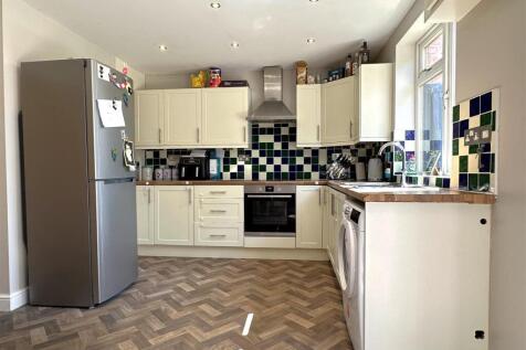 Modern Fitted Kitchen 466