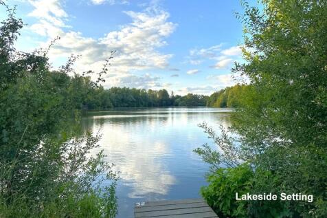 Lovely Lakeside Setting 263