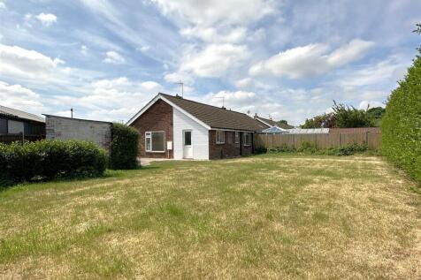 Generous Corner Plot 706