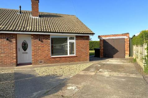 GARAGE &amp; Multi-Car Driveway 841