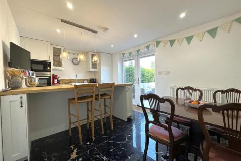 OPEN-PLAN Dining Kitchen 902