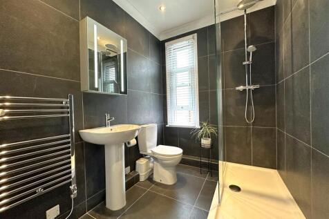 Stylish Shower Room 736