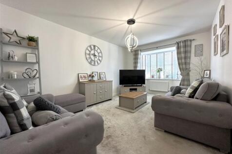 Bay-Fronted Lounge 985
