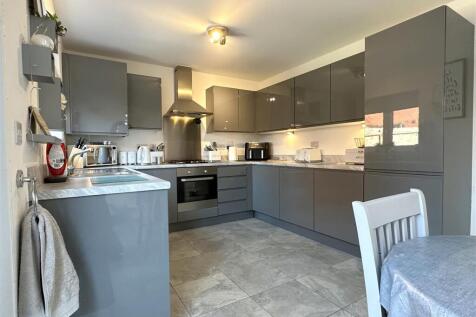 Stylish Modern Kitchen 028