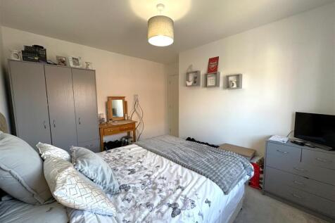 Second Bedroom 983
