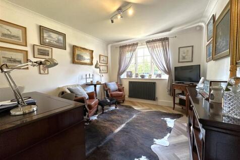Study/ Family Room 268