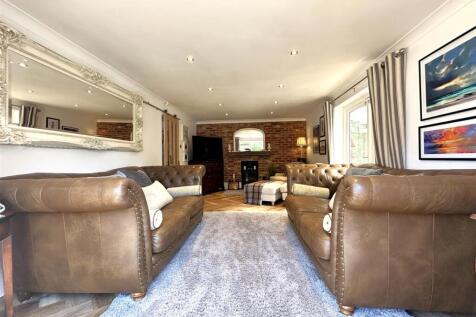 Large Reception Room Into Conservatory 250