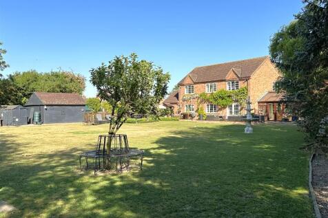 Garden &amp; Rear Elevation 384