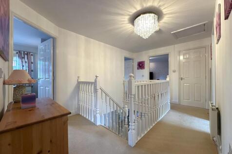 Galleried First Floor Landing 340