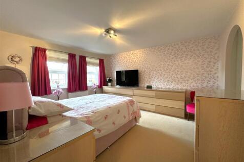 Master Bedroom 348