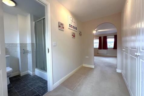 Dressing Room Into En-Suite 288