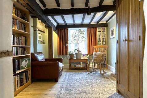 Sitting Room 237