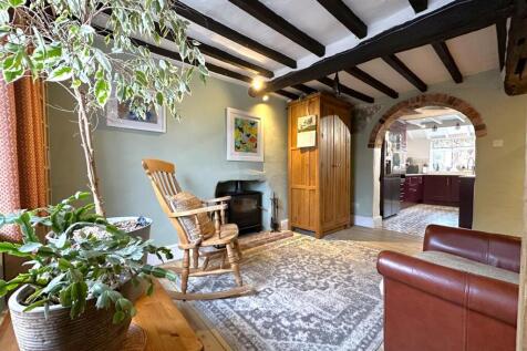 Sitting Room Into Kitchen 249