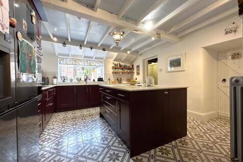 Open-Plan Kitchen Space 259