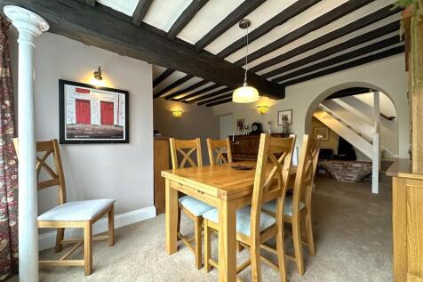 Beamed Dining Room 218