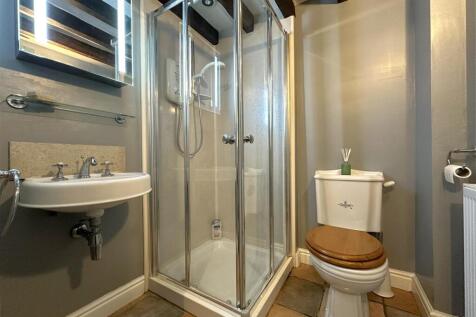 Ground Floor Shower Room 283