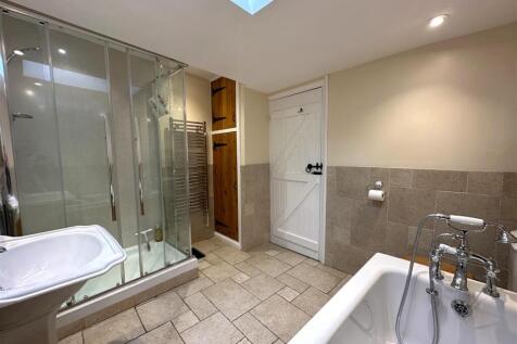 Four-Piece Bathroom 176