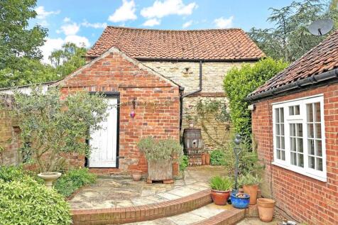 Detached Dovecote &amp; Outbuildings 146