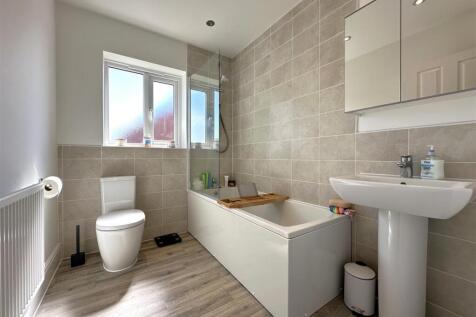 Family Bathroom 864