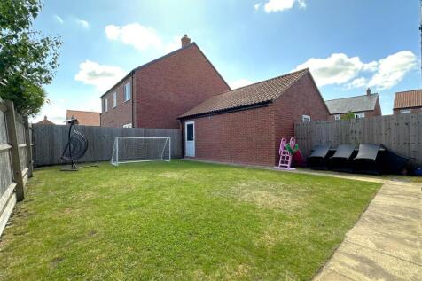 Rear Garden 923