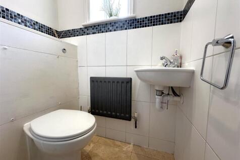 Ground Floor W.C 688