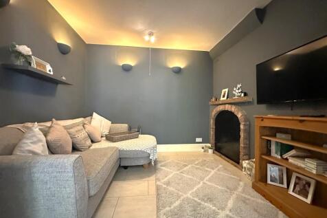 Sitting Room 716