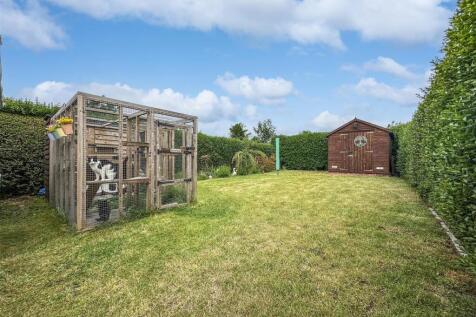 Well-Appointed Rear Garden 516