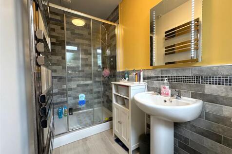 Ground Floor Shower Room 487