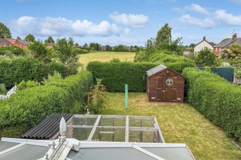 Rear Garden &amp; Outlook 448