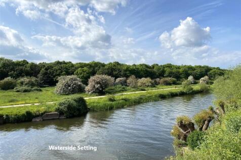 Delightful Riverside Setting 718