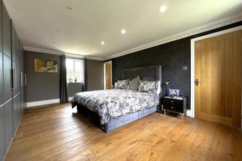 Master Bedroom 589