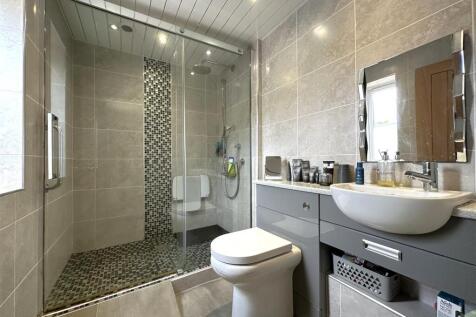 Master En-Suite 597