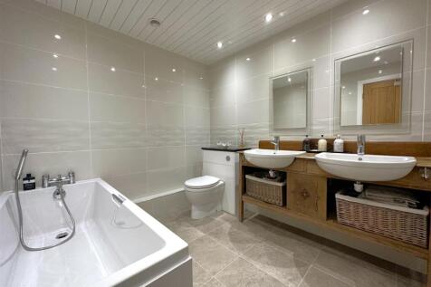 Bathroom 600