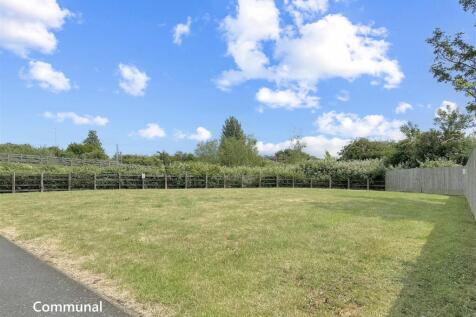 Communal Grounds 043