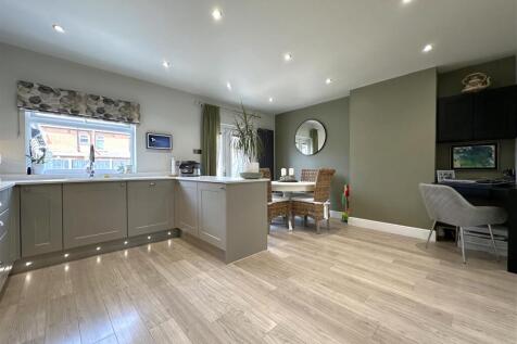Contemporary Dining Kitchen 818