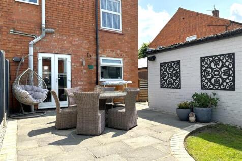 Paved Seating Area 898