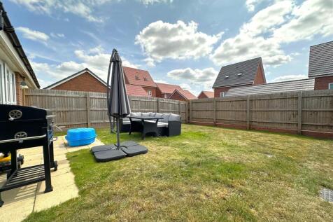 Well-Appointed Garden 208