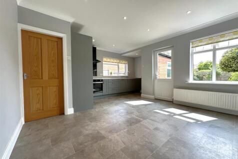 Open-Plan Dining Kitchen 363