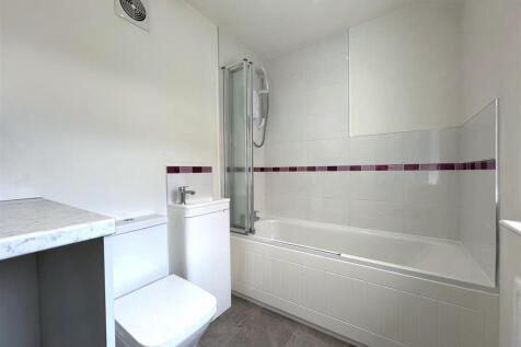 Modern Ground Floor Shower Room 351