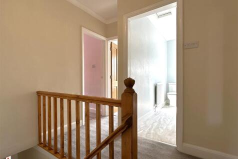 First Floor Landing 308