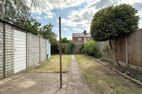 Well-Appointed Garden 396