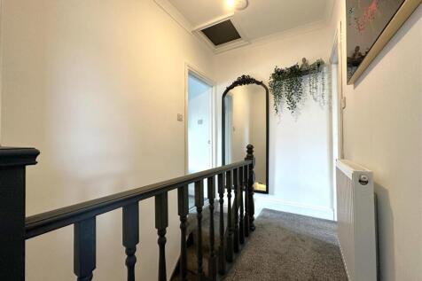 First Floor Landing 448