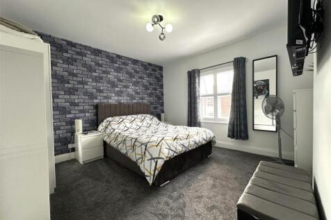 Master Bedroom 418